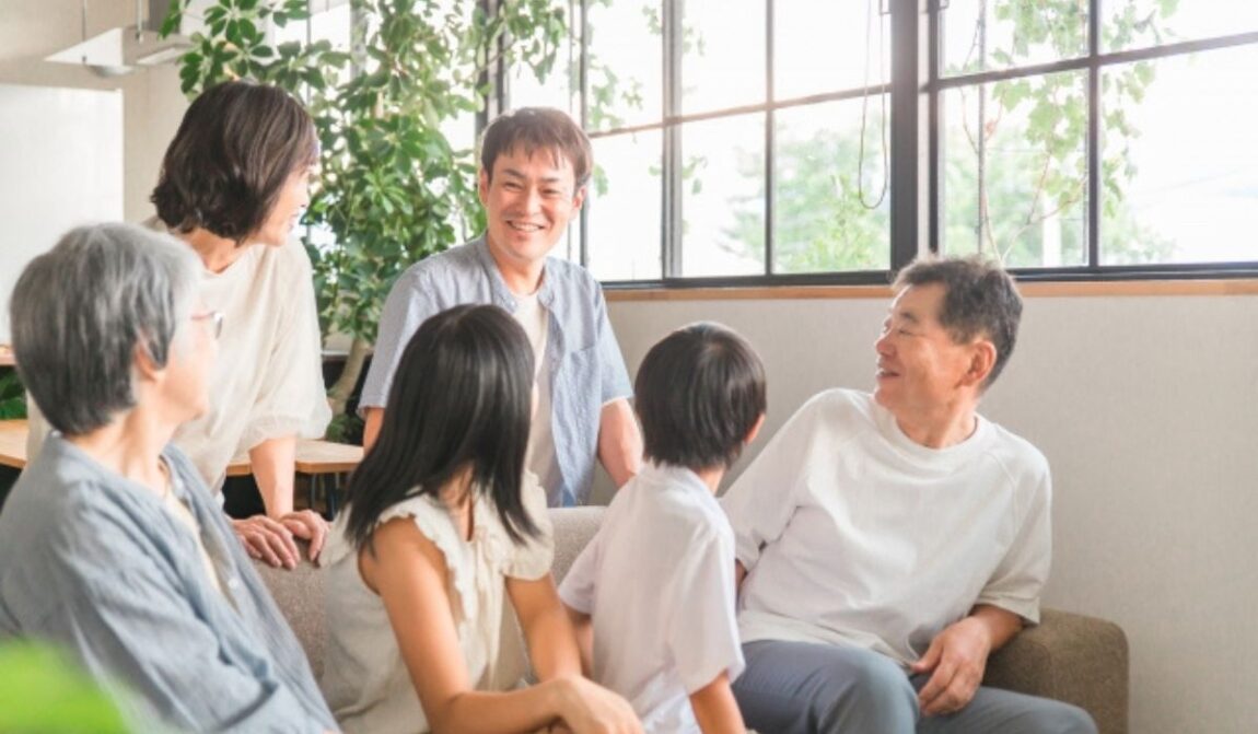 「叔母・伯母」「叔父・伯父」の意味や違いと使い分け方!配偶者の呼び方はどうなる?|語彙力.com